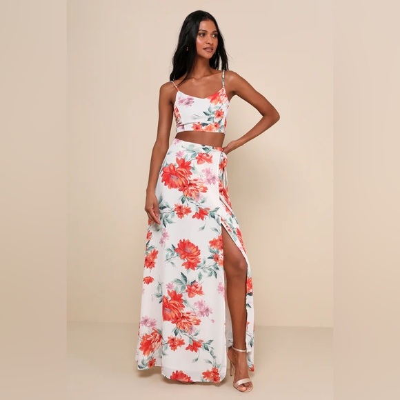 ❤️LULU’S❤️Bloom With a View White Floral Print Two-Piece Maxi Dress - Picture 1 of 6